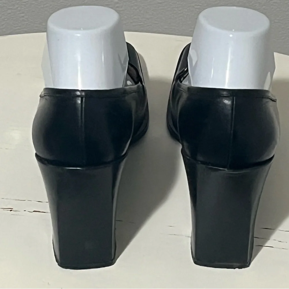 GUCCI Black Leather Block Heels Size 8 1/2 B Gold Tone Bar Across Toes Y2K - Picture 4 of 12